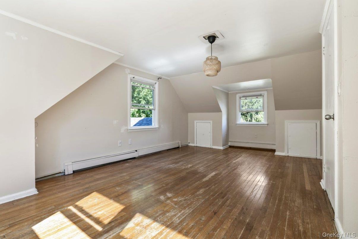 Empty room, Interior, Pendant Lights, Wood Texture Flooring