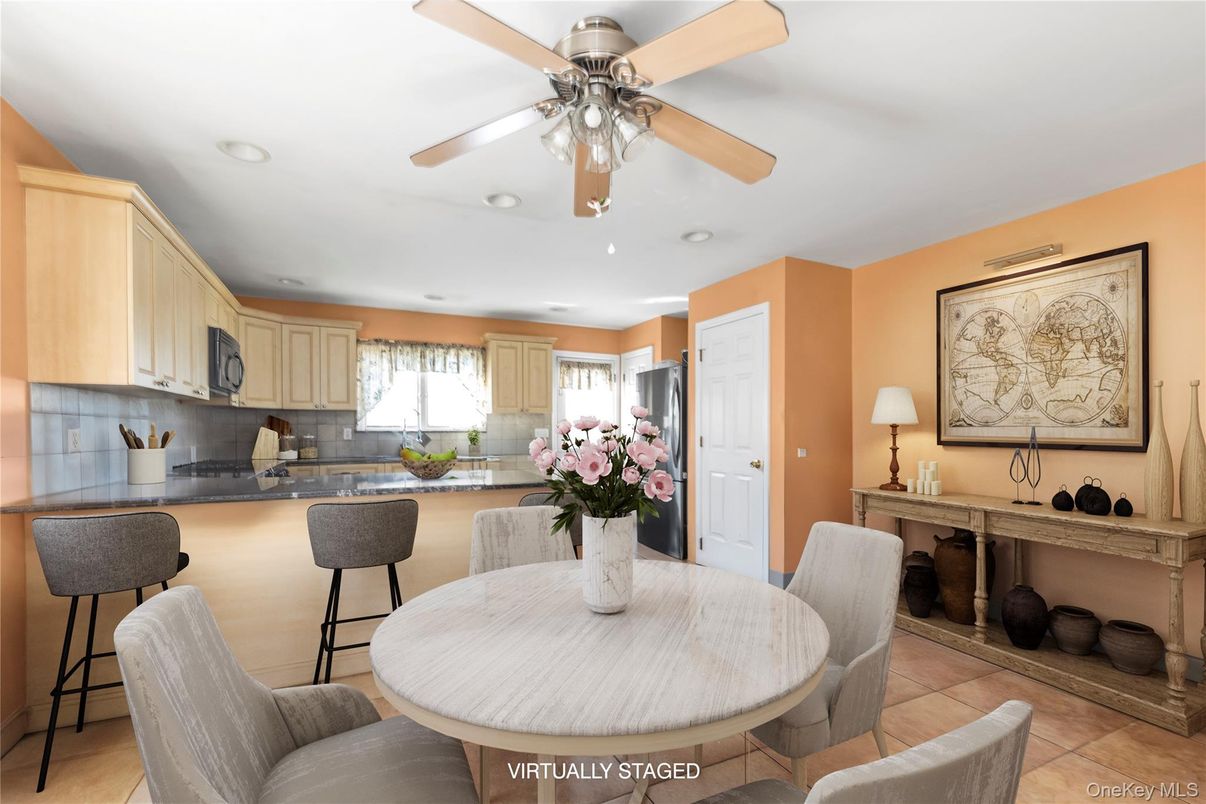 Dining room, Interior, Kitchen, Recessed Lighting