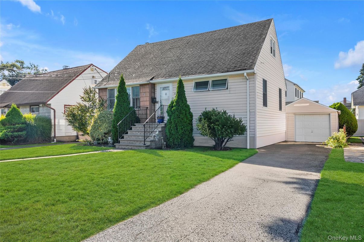 Backyard, Detached Garage, Exterior, Facade, Cape Cod