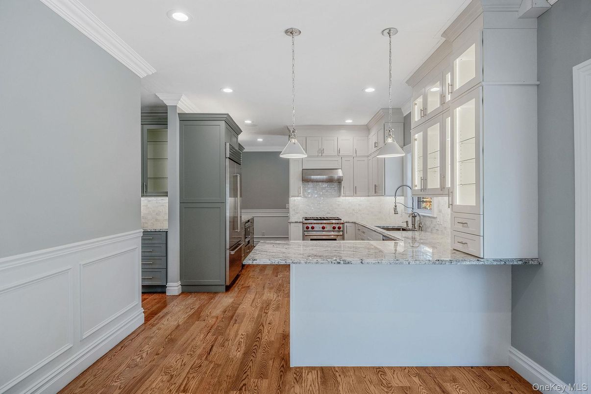 Interior, Kitchen, Pendant Lights, Recessed Lighting, Wood Texture Flooring