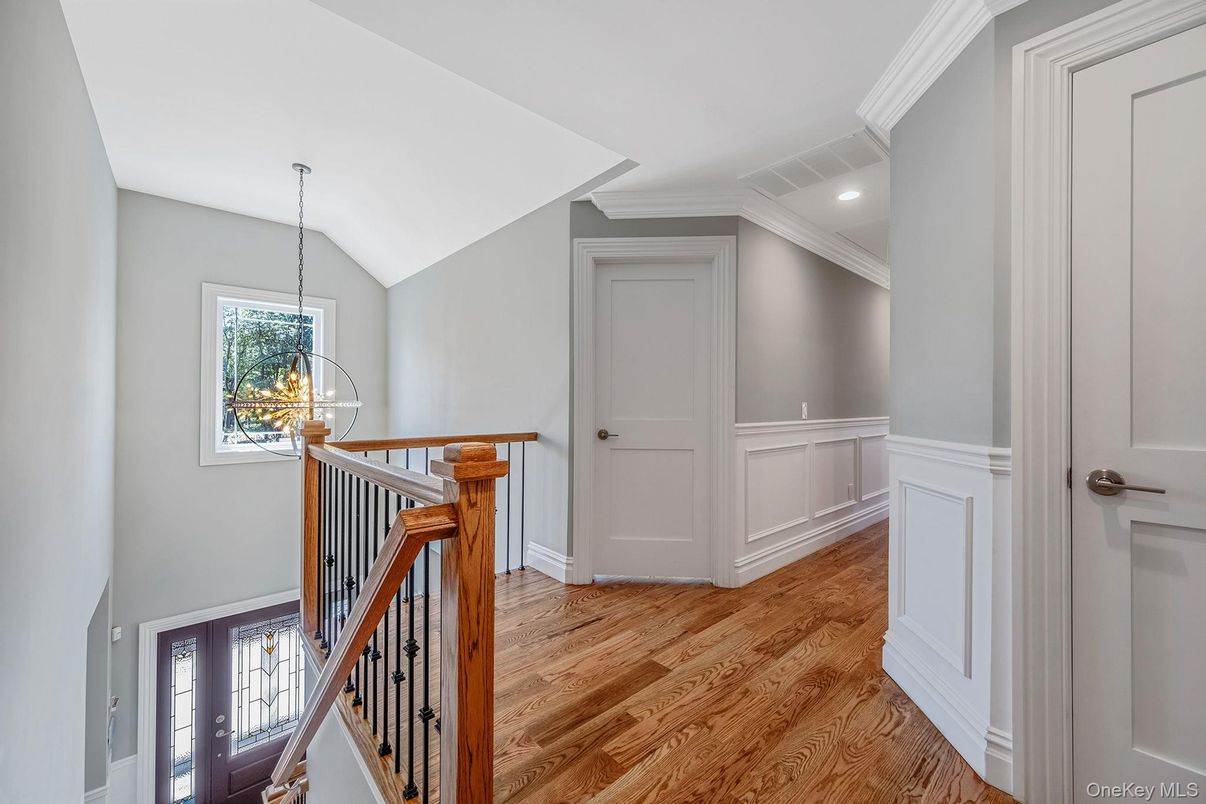 Interior, Pendant Lights, Recessed Lighting, Wood Texture Flooring