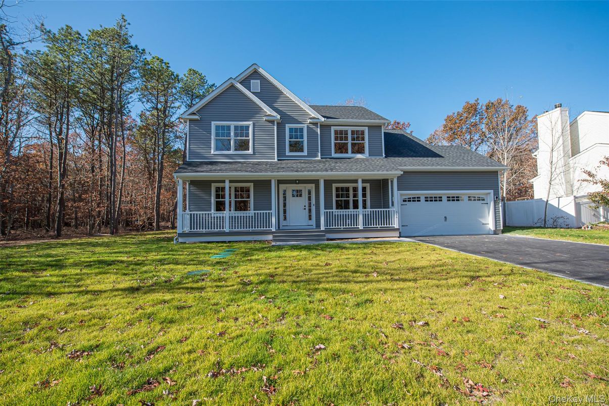 Attached, Exterior, Facade, Farmhouse