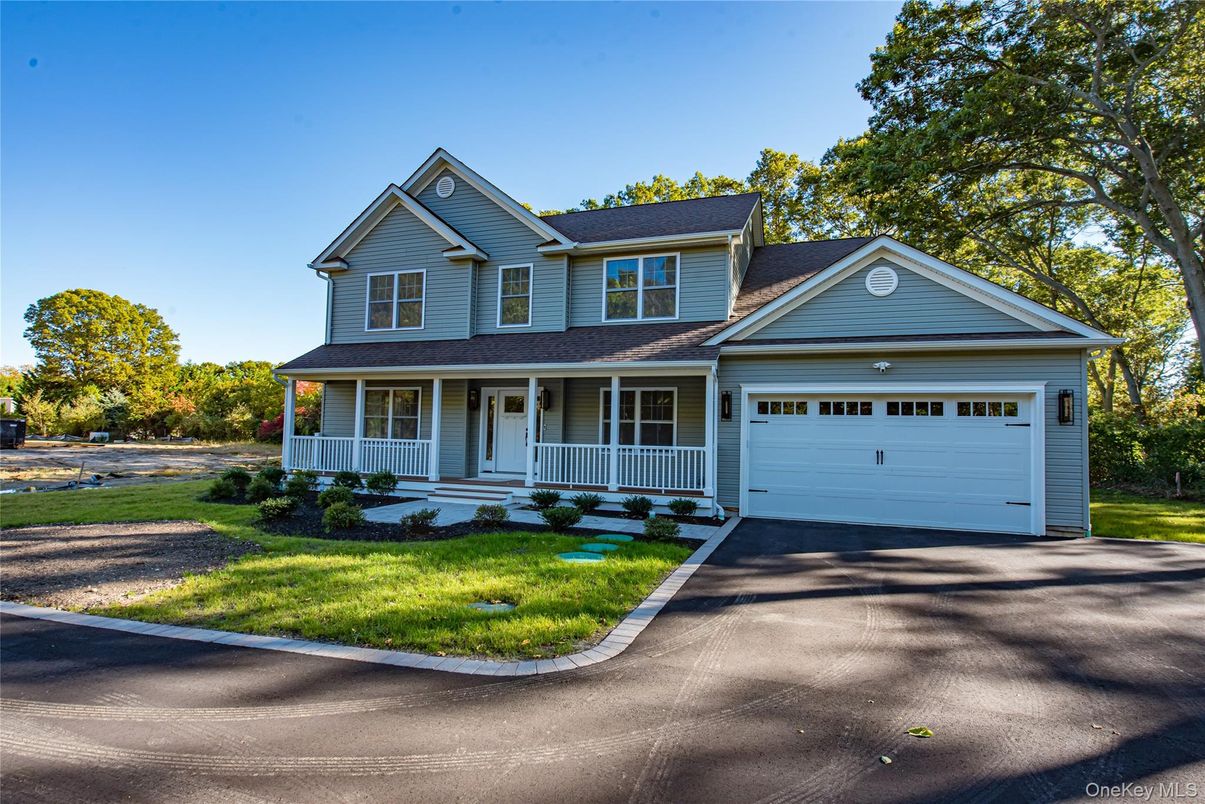 Attached, Exterior, Facade, Farmhouse