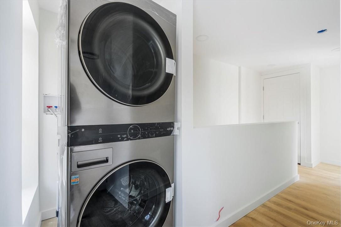 Interior, Utility Closets, Washer, Wood Texture Flooring