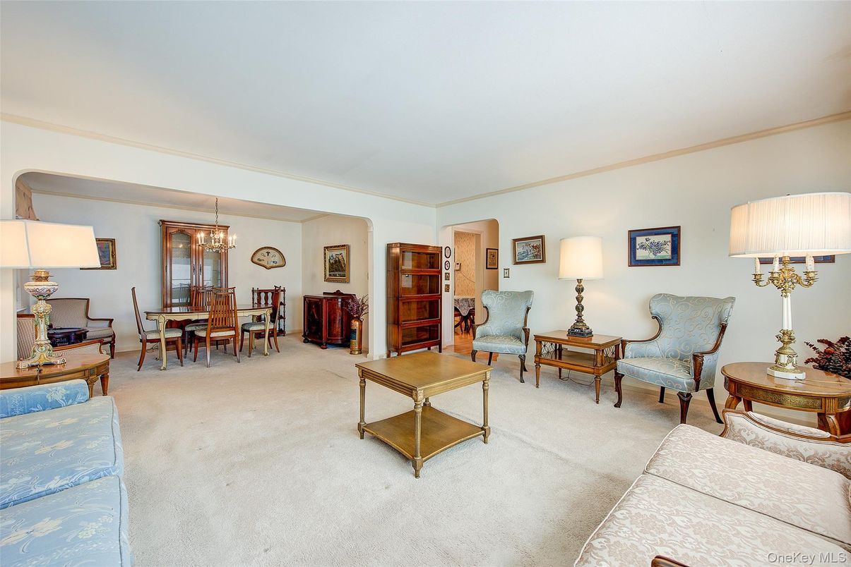 Chandelier, Dining room, Interior, Living room
