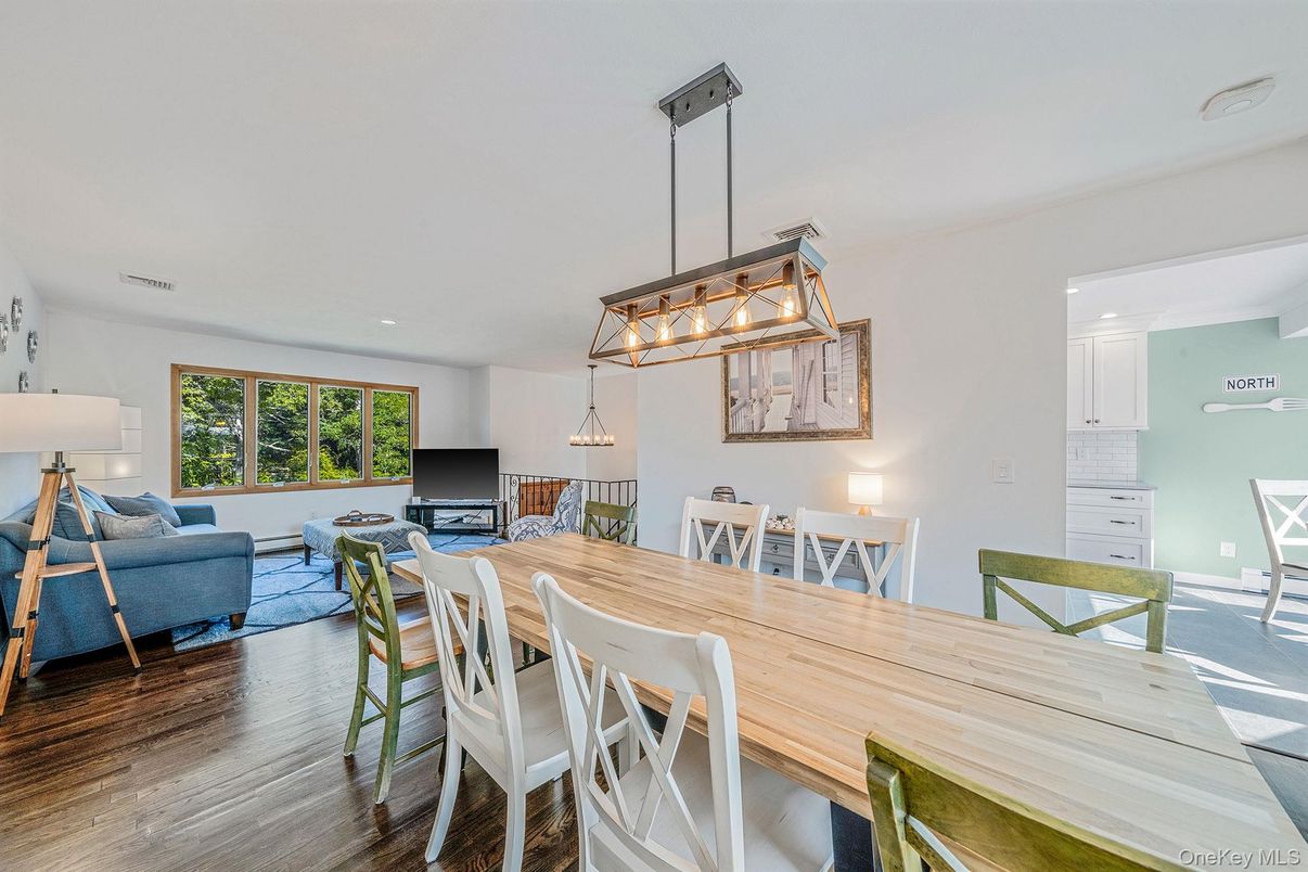 Dining room, Interior, Living room, Pendant Lights, Recessed Lighting, Wood Texture Flooring
