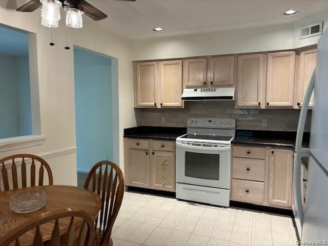 Dining room, Interior, Kitchen, Recessed Lighting