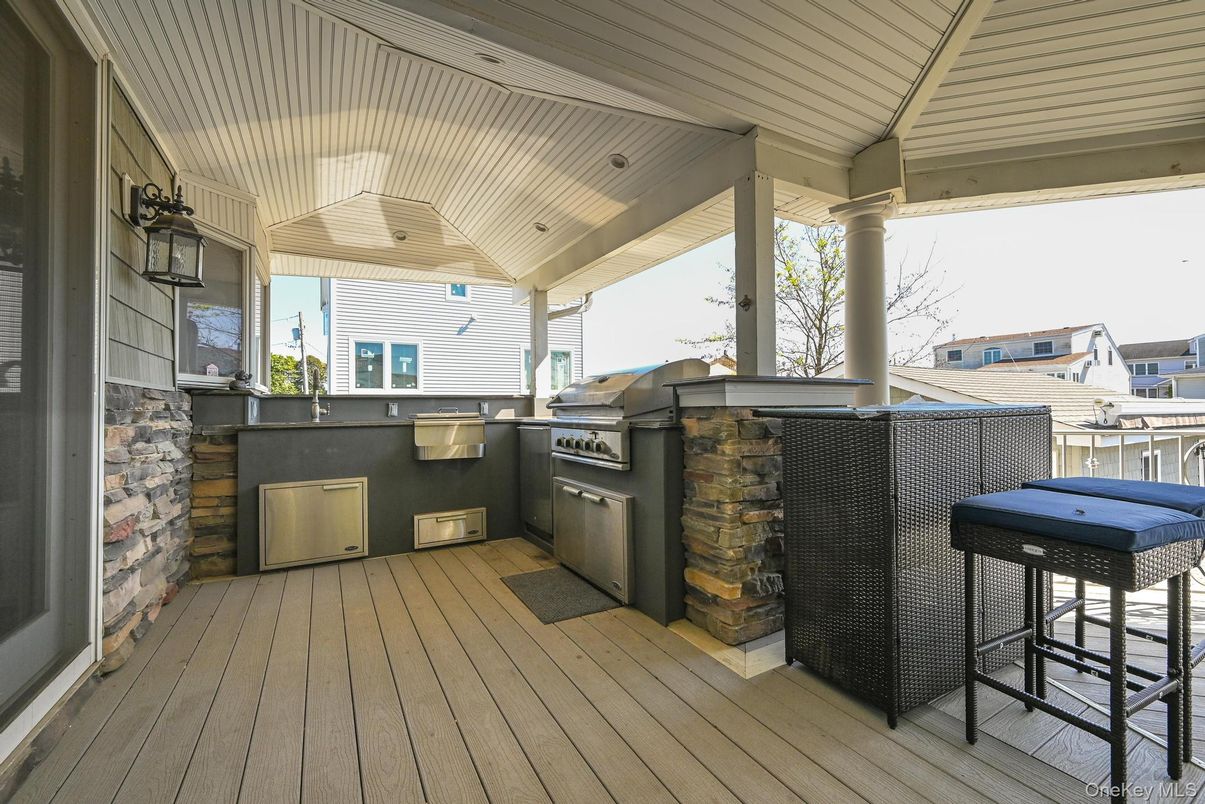 Exterior, Outdoor Kitchen