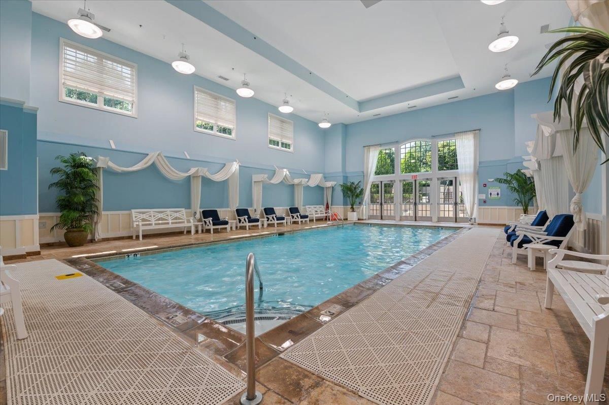 Interior, Pendant Lights, Pool
