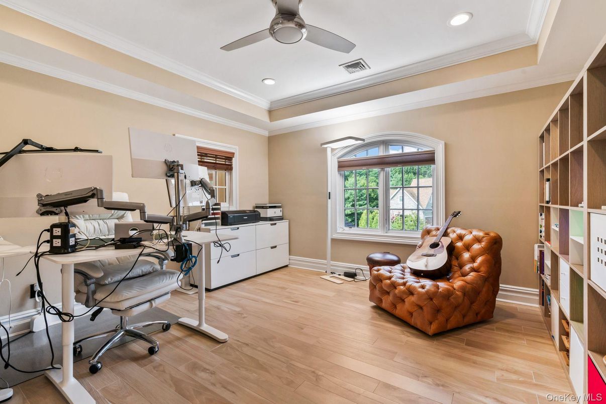 Home Office, Interior, Recessed Lighting, Wood Texture Flooring
