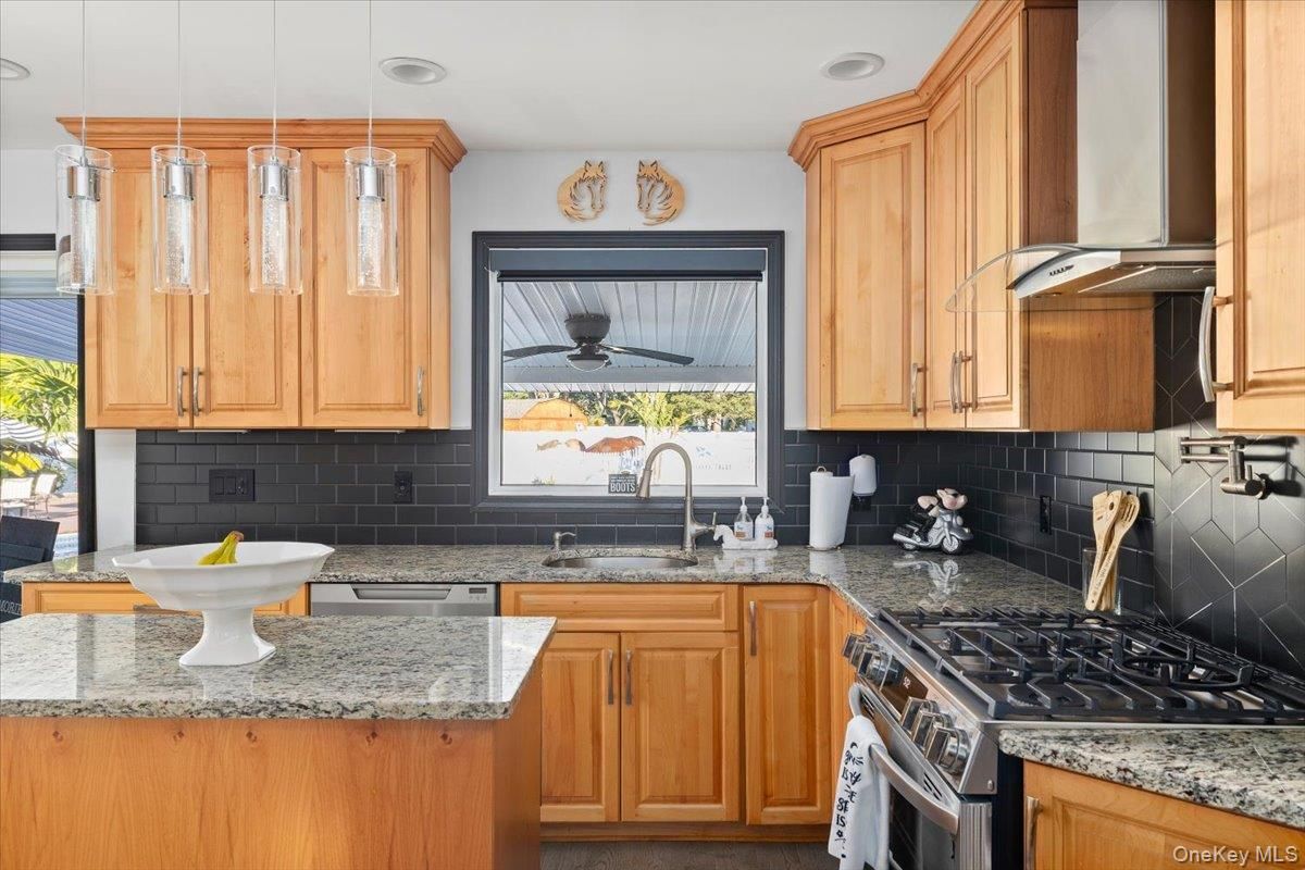 Interior, Kitchen, Pendant Lights, Recessed Lighting, Stainless Steel Appliances