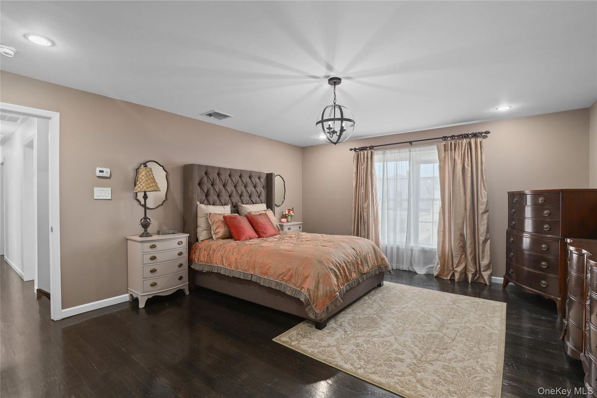 Bedroom, Interior, Pendant Lights, Recessed Lighting, Wood Texture Flooring