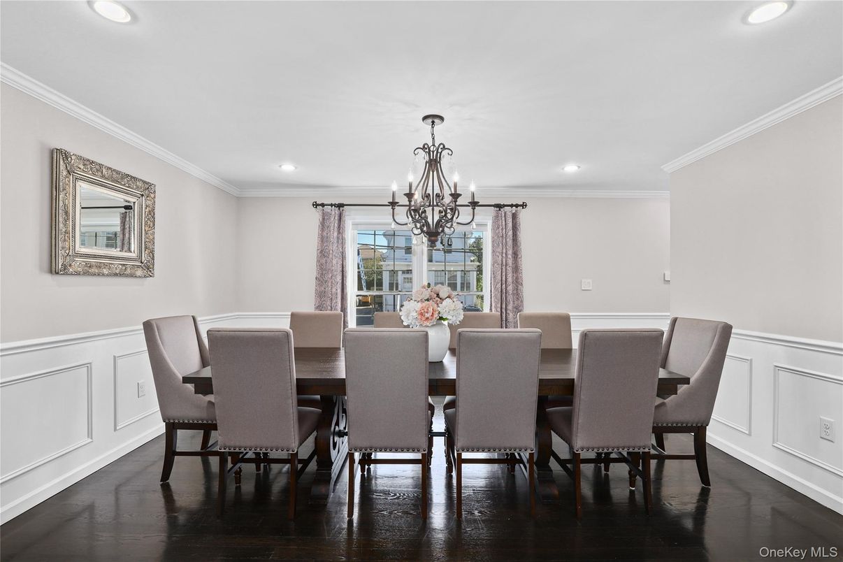 Chandelier, Dining room, Interior, Recessed Lighting, Wood Texture Flooring