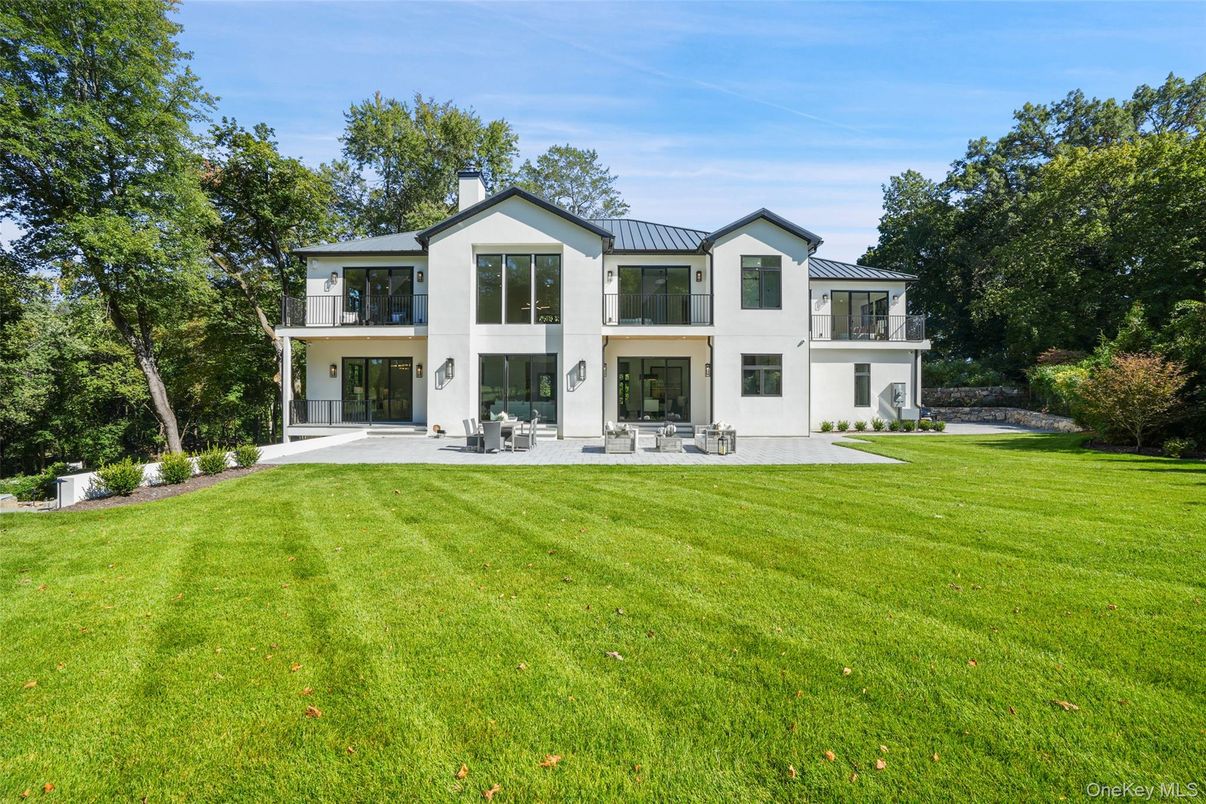 Backyard, Exterior, Facade, Farmhouse