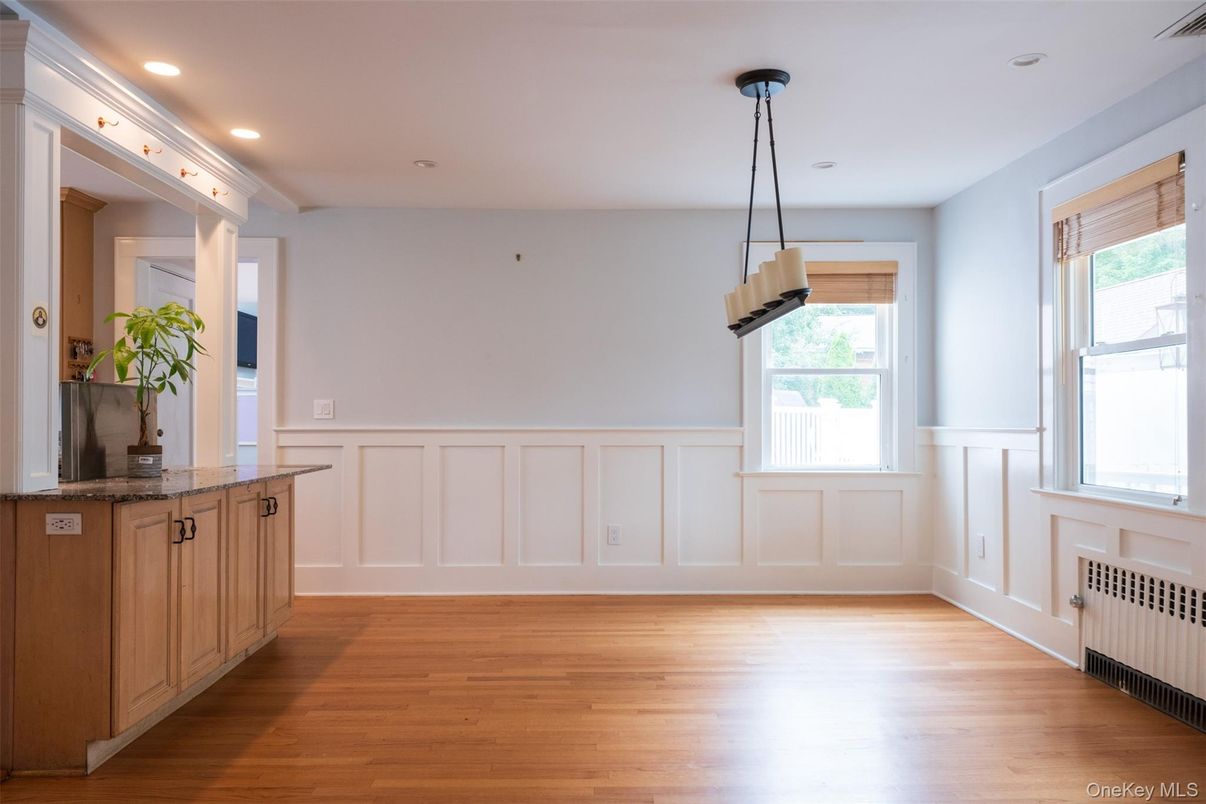 Empty room, Interior, Pendant Lights, Recessed Lighting, Wood Texture Flooring