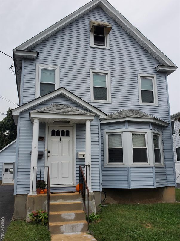 Exterior, Facade, Queen Anne Victorian