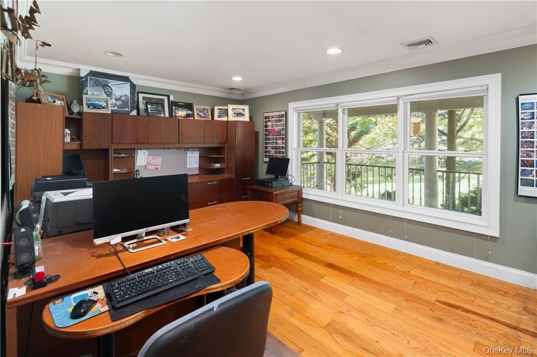 Home Office, Interior, Recessed Lighting, Wood Texture Flooring