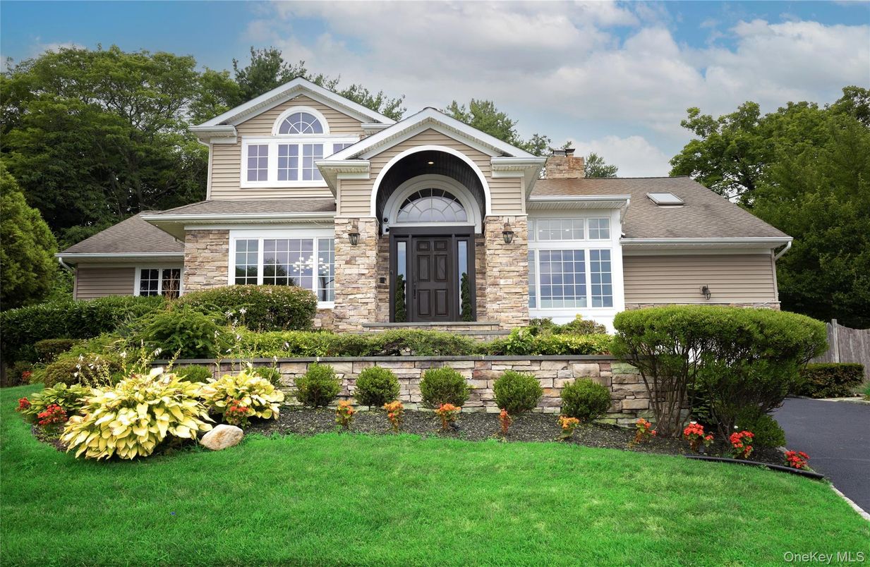 Exterior, Facade, Brick Traditional