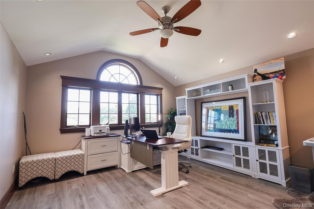 Home Office, Interior, Recessed Lighting, Wood Texture Flooring