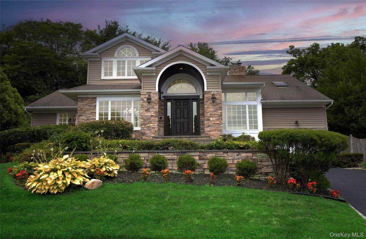 Exterior, Facade, Brick Traditional