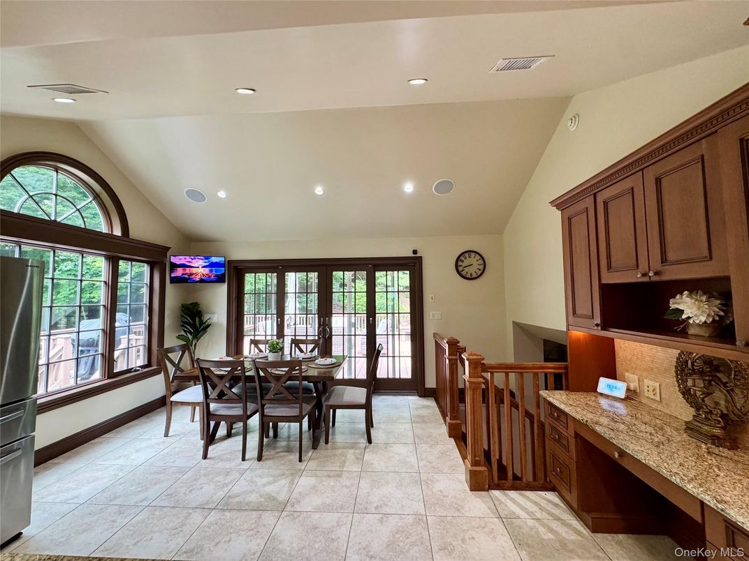 Dining room, Interior, Recessed Lighting