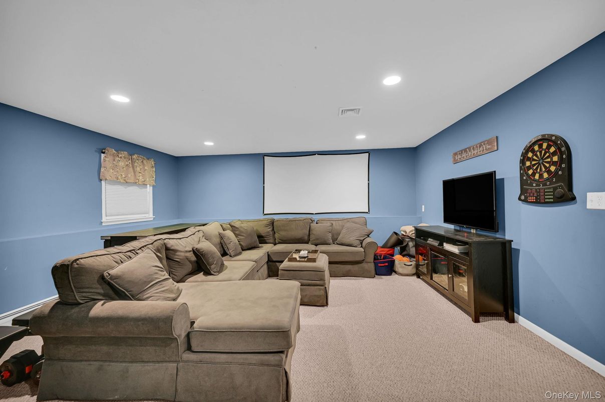Interior, Projection Screen, Recessed Lighting