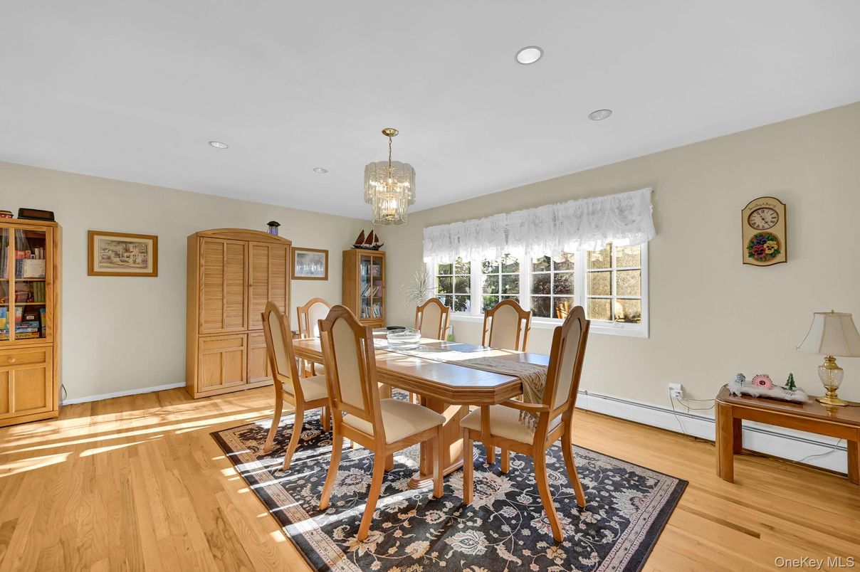 Chandelier, Dining room, Interior, Recessed Lighting, Wood Texture Flooring