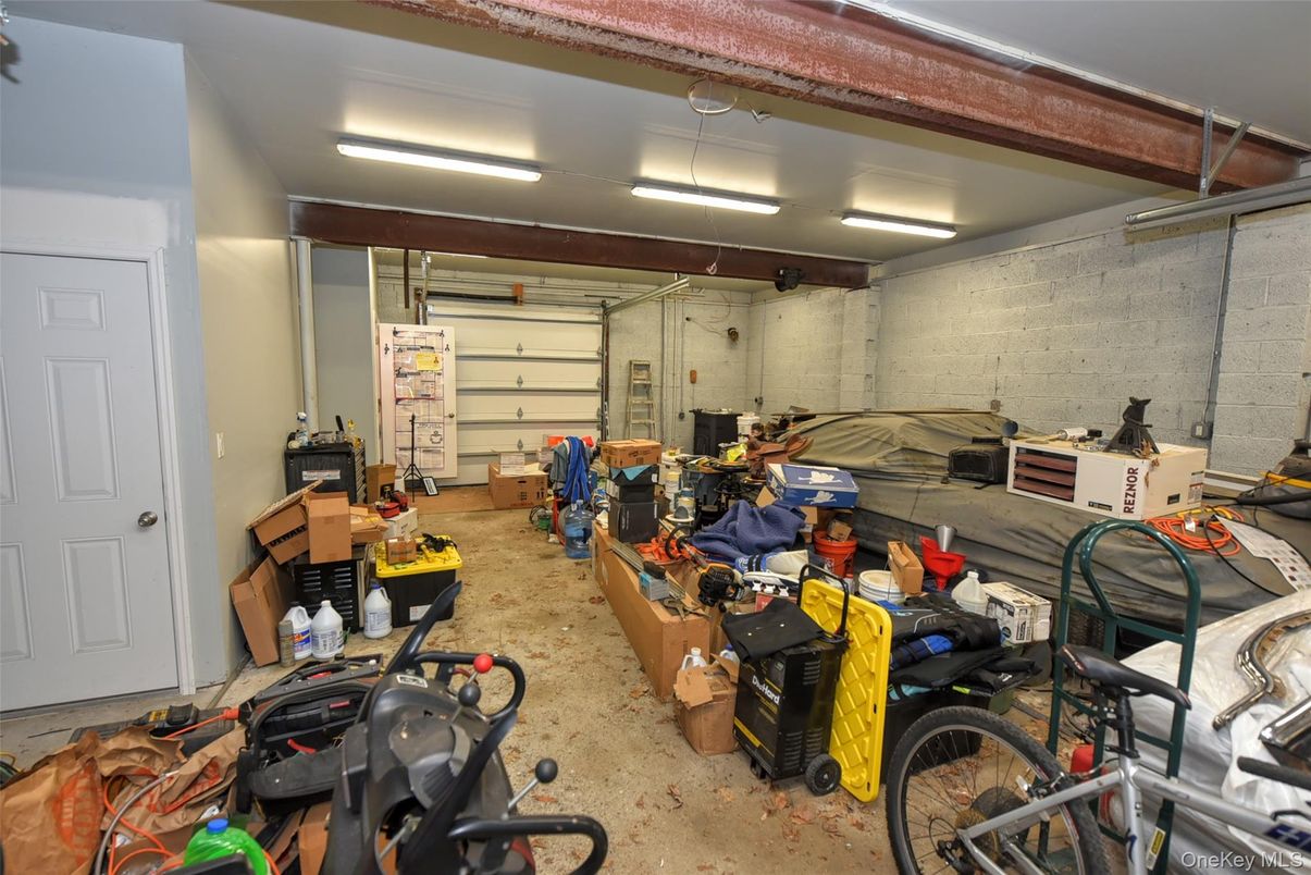 Garage, Interior