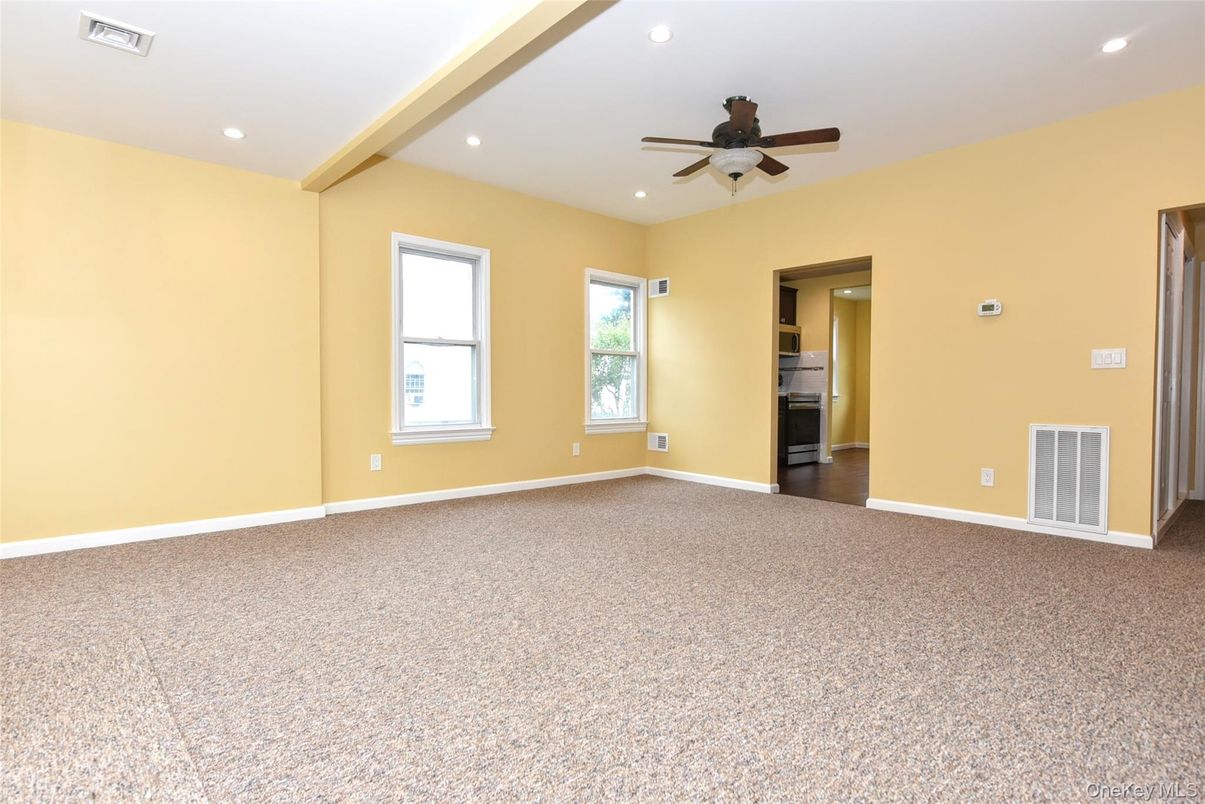 Empty room, Interior, Recessed Lighting