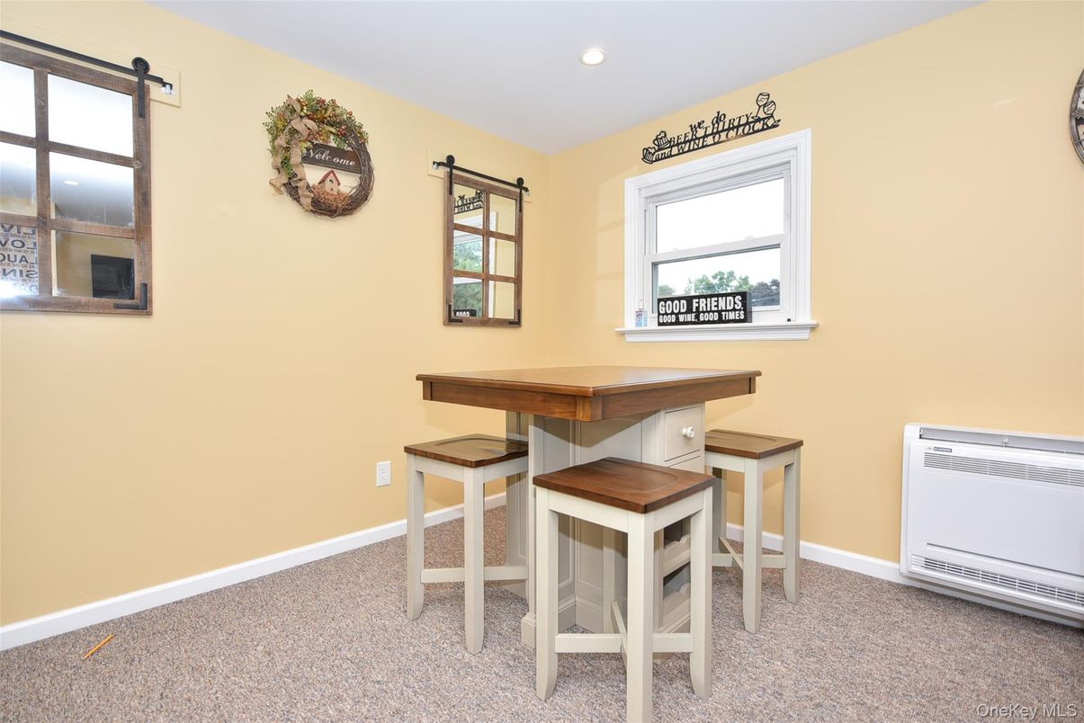 Game Room, Interior, Recessed Lighting
