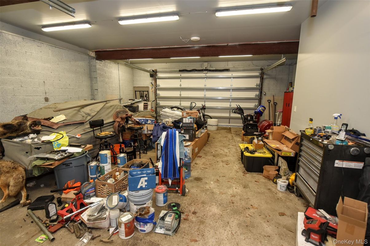 Garage, Interior