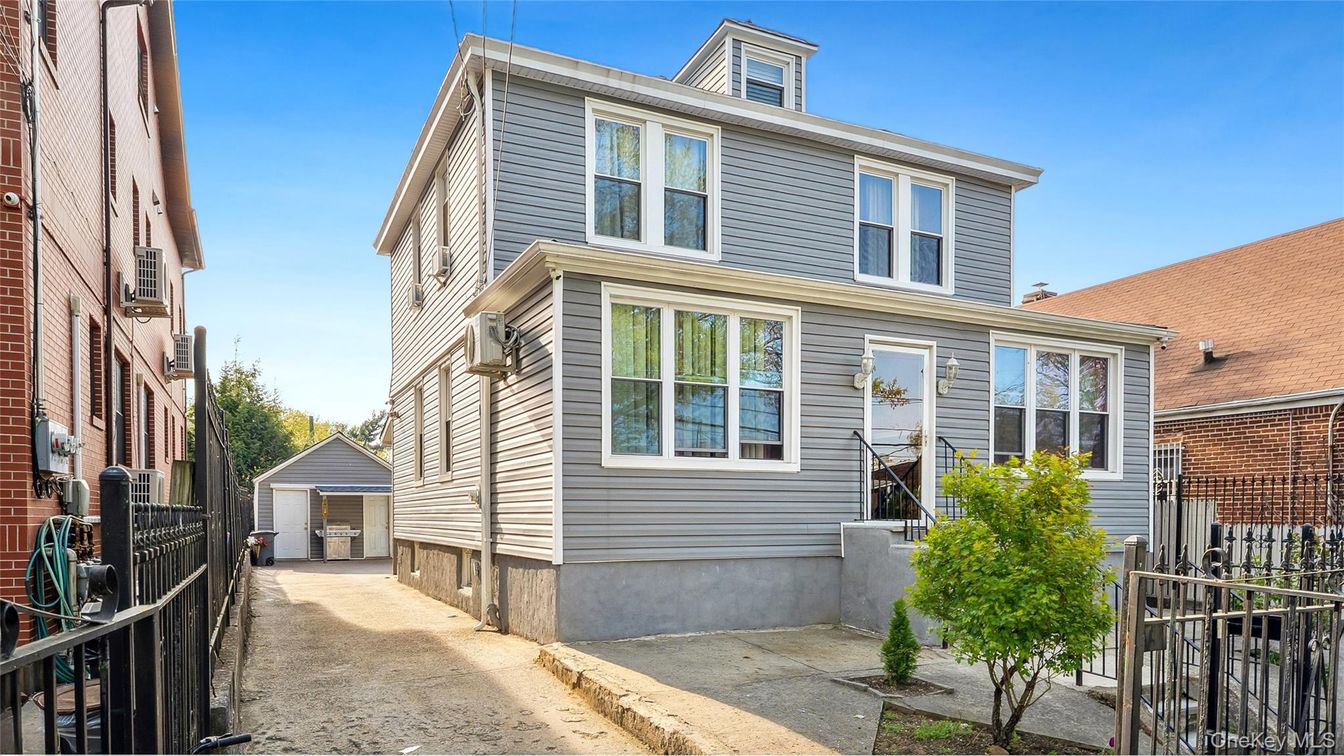 Detached Garage, Exterior