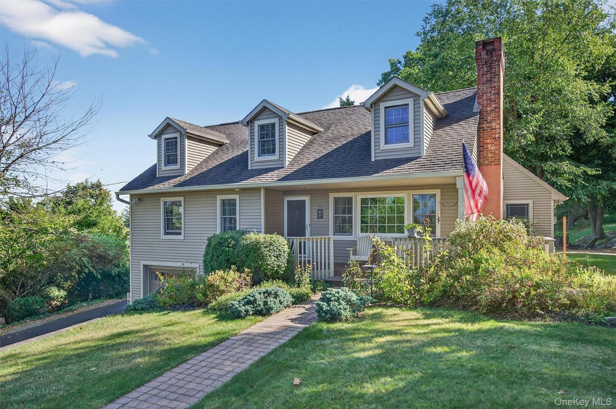 Exterior, Facade, Cape Cod