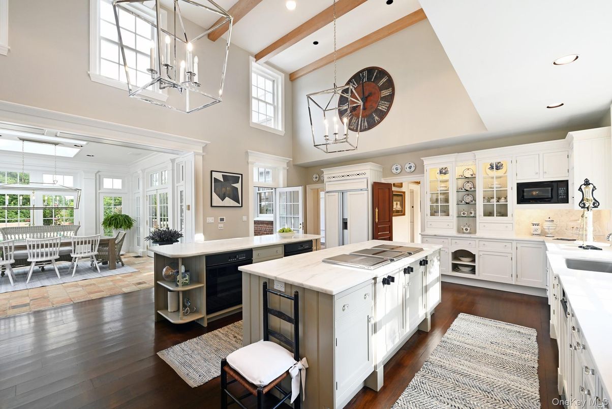 Dining room, Interior, Kitchen, Pendant Lights, Recessed Lighting, Wood Texture Flooring