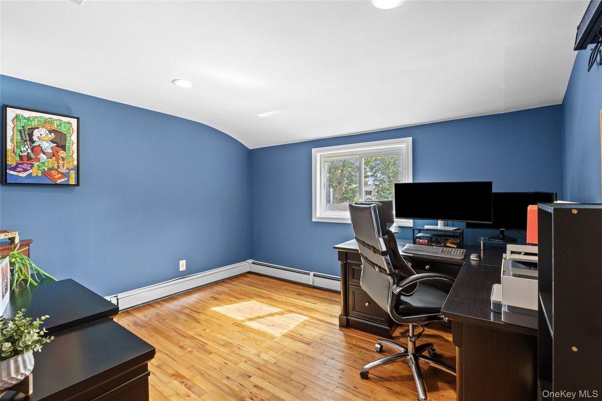 Home Office, Interior, Recessed Lighting, Wood Texture Flooring
