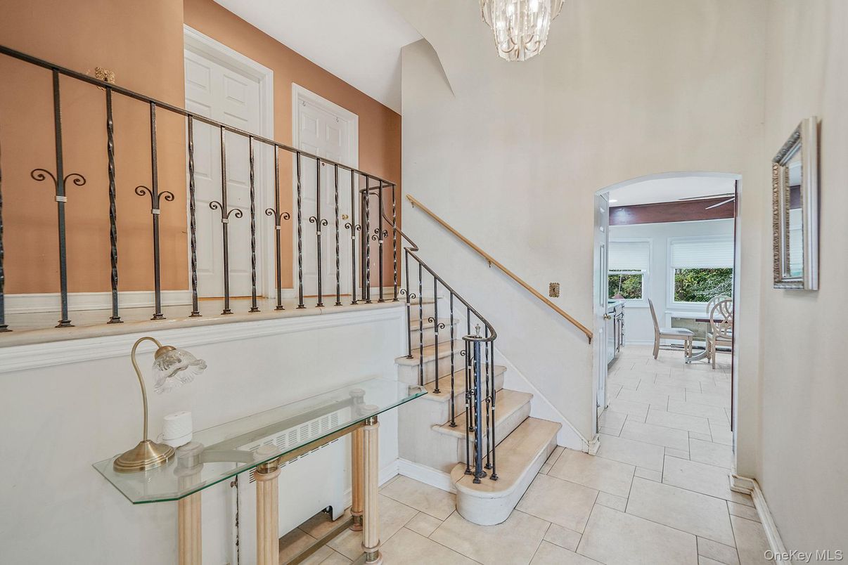 Chandelier, Interior
