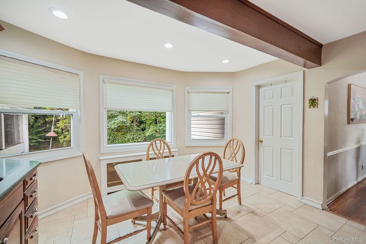 Dining room, Interior, Recessed Lighting