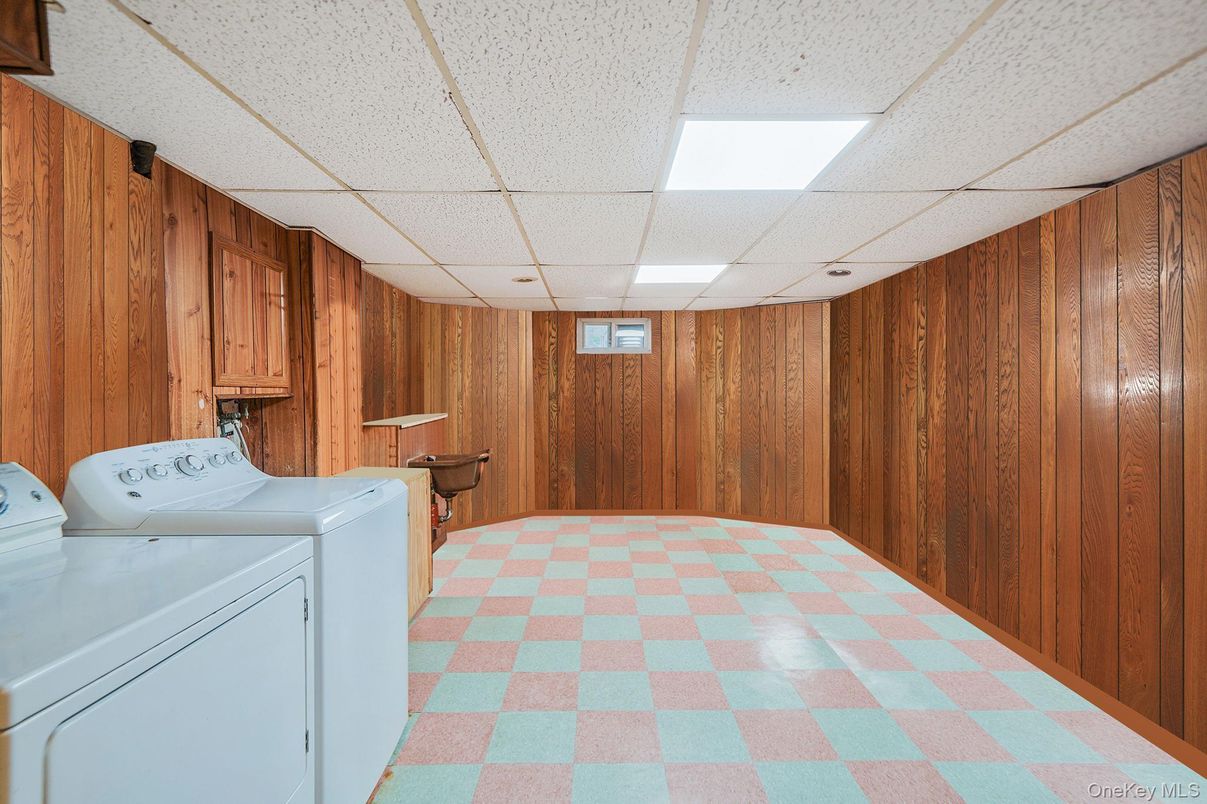 Interior, Washer, Wooden Walls