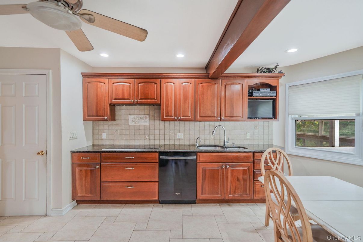 Dining room, Interior, Kitchen, Recessed Lighting