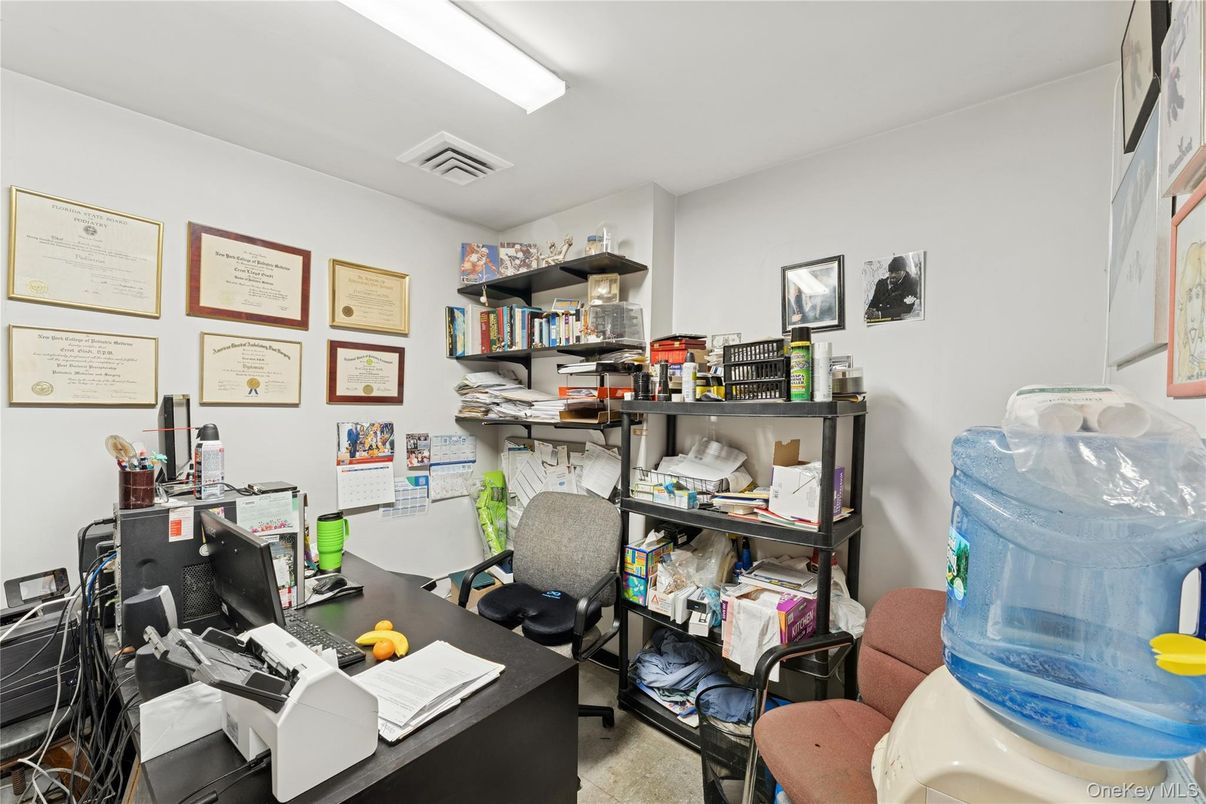 Home Office, Interior