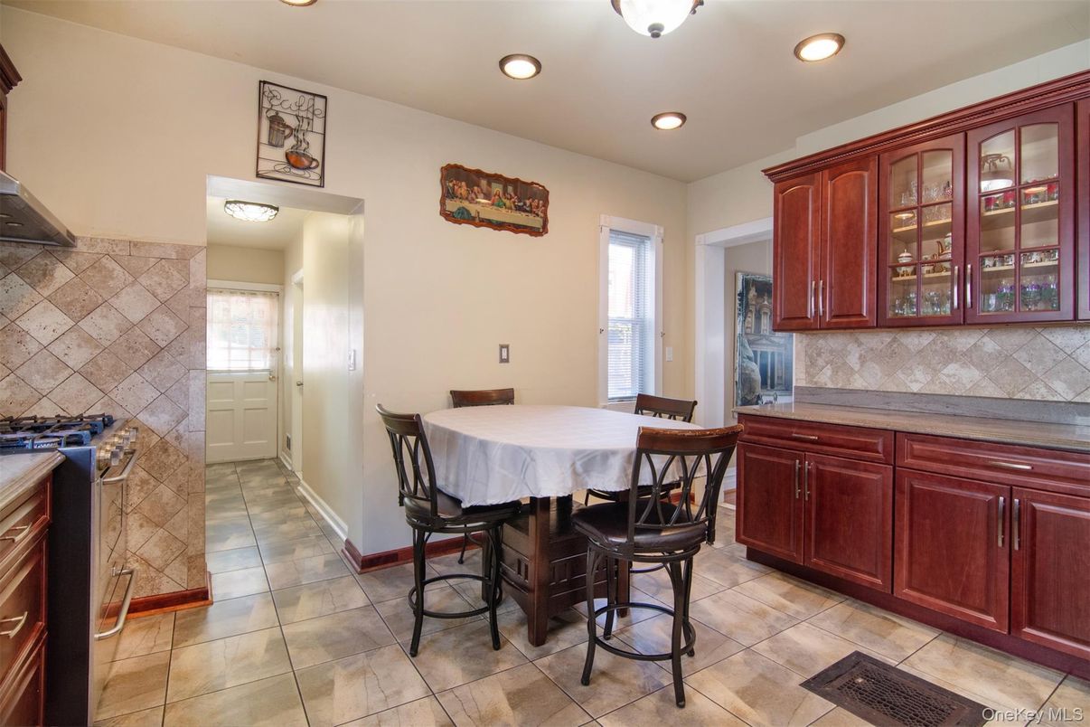 Dining room, Interior, Recessed Lighting
