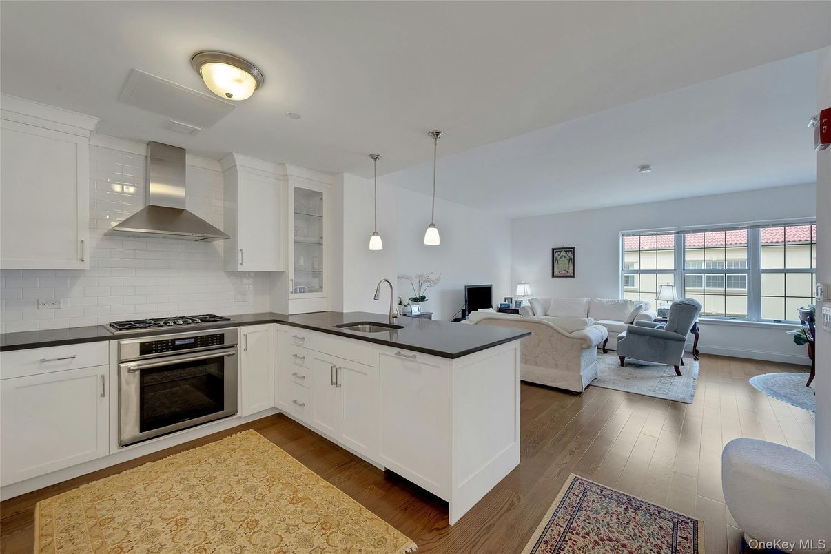 Interior, Kitchen, Living room, Pendant Lights, Stainless Steel Appliances, Wood Texture Flooring
