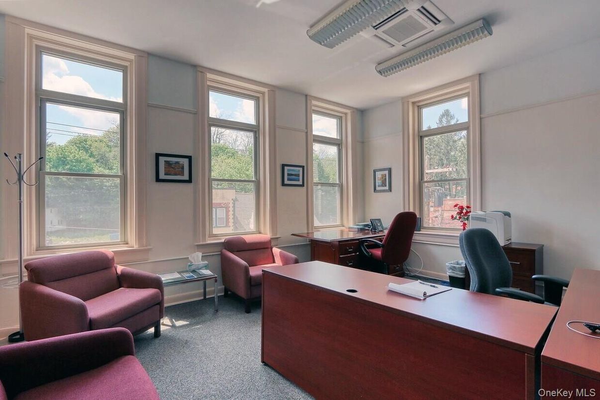 Home Office, Interior