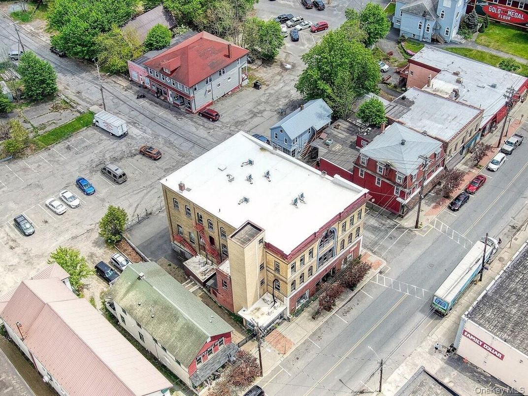 Exterior, Drone