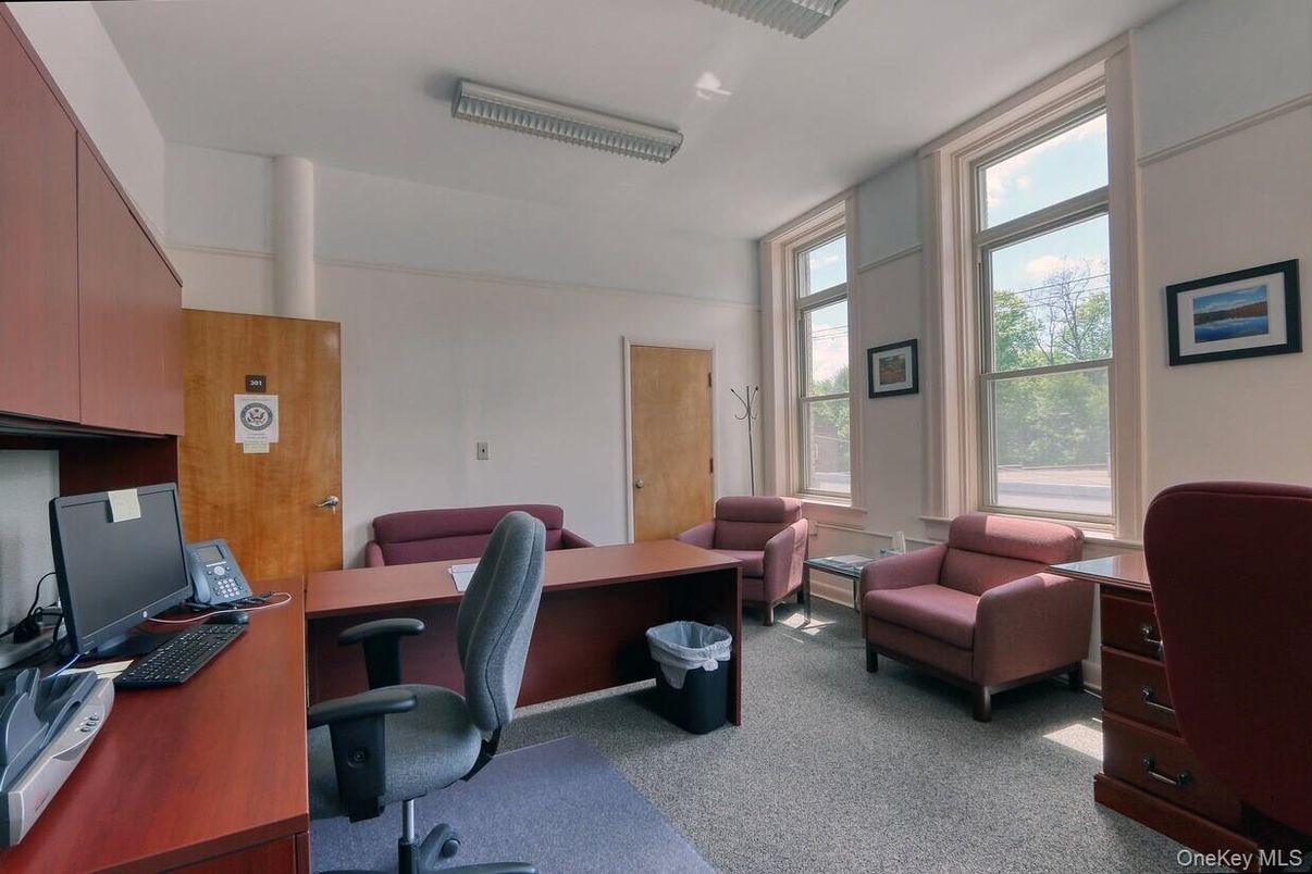 Home Office, Interior