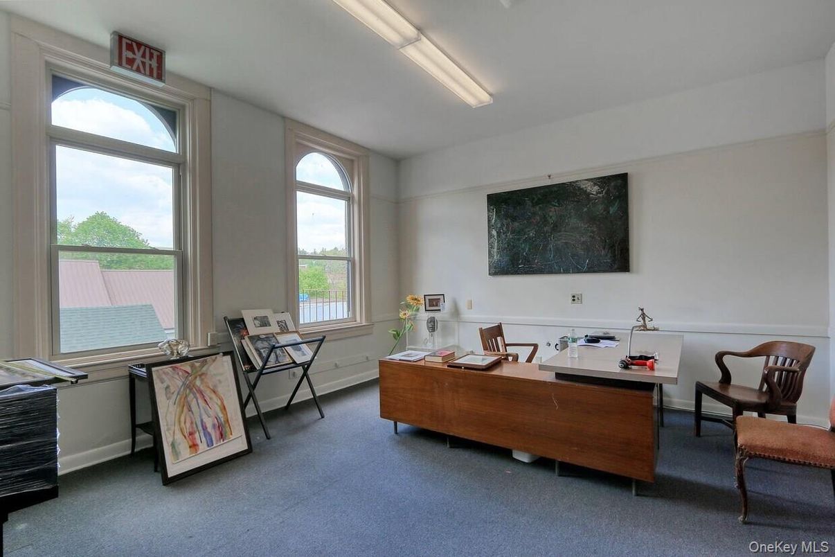 Home Office, Interior