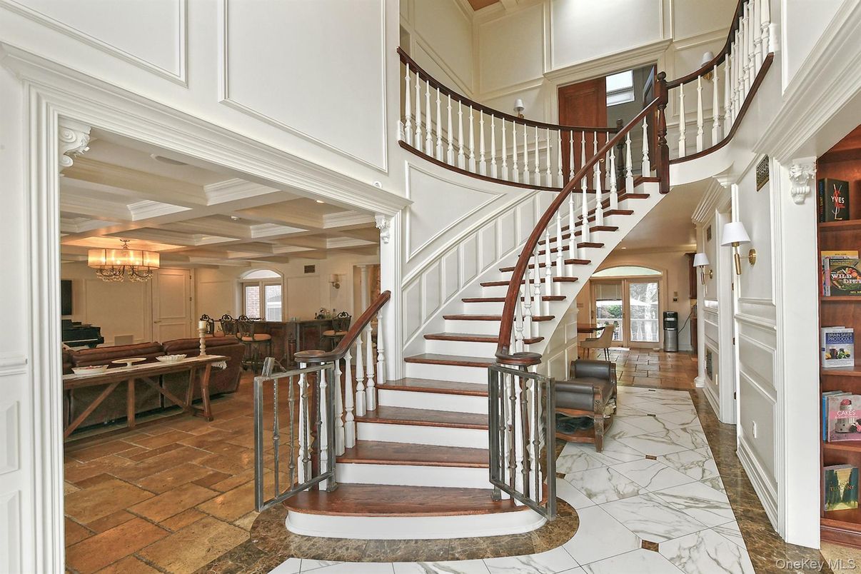 Chandelier, Interior, Marble