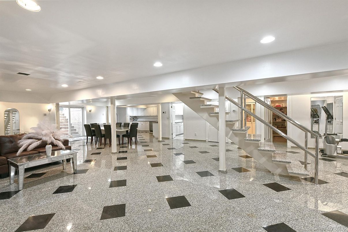 Dining room, Interior, Recessed Lighting