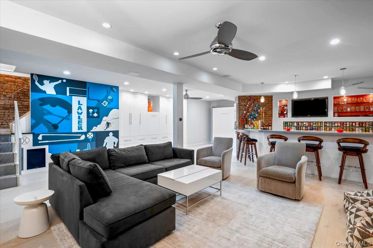 Interior, Living room, Pendant Lights, Recessed Lighting, Stone Walls, Wood Texture Flooring