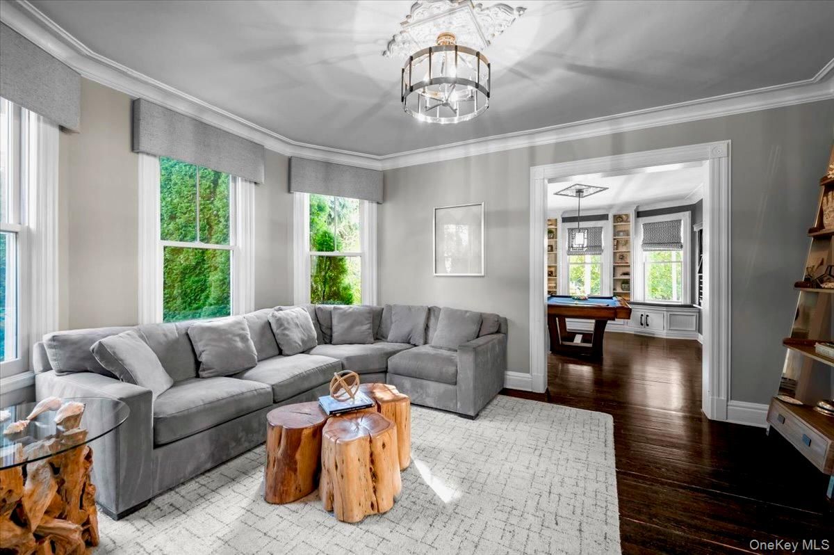 Billiard Table, Game Room, Interior, Living room, Wood Texture Flooring